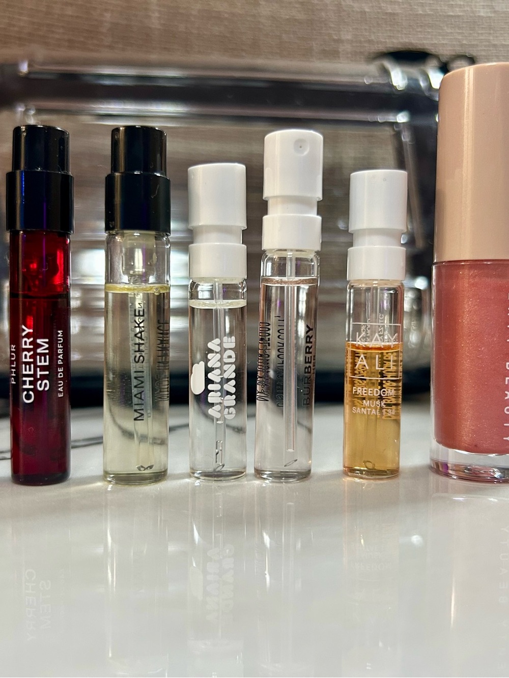 Transparent Makeup Protection Case - Picture 3 of 5